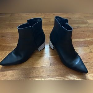 Nine West bling, leather boots! Black, Size 7. Great condition.